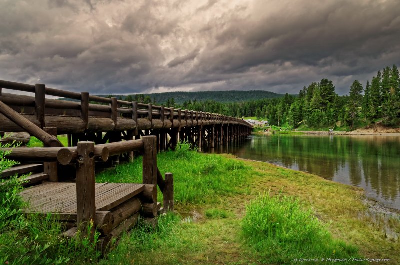 Le Fishing Bridge et la rivière Yellowstone
Parc national de Yellowstone, Wyoming, USA
Mots-clés: wyoming categ_ete pont usa riviere