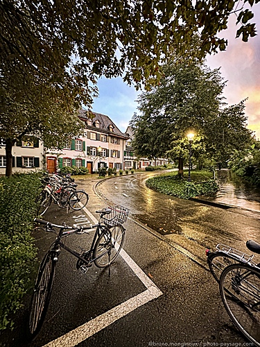 Nom du fichier=Velo-pluie-rue-Bale-IMG_7322.jpeg
Taille du fichier=5979Ko
Dimensions : 3024x4032
Ajouté le : 06 Septembre 2025 Nom du fichier=Velo-pluie-rue-Bale-IMG_7322.jpeg
Taille du fichier=5979Ko
Dimensions : 3024x4032
Ajouté le : 06 Septembre 2025