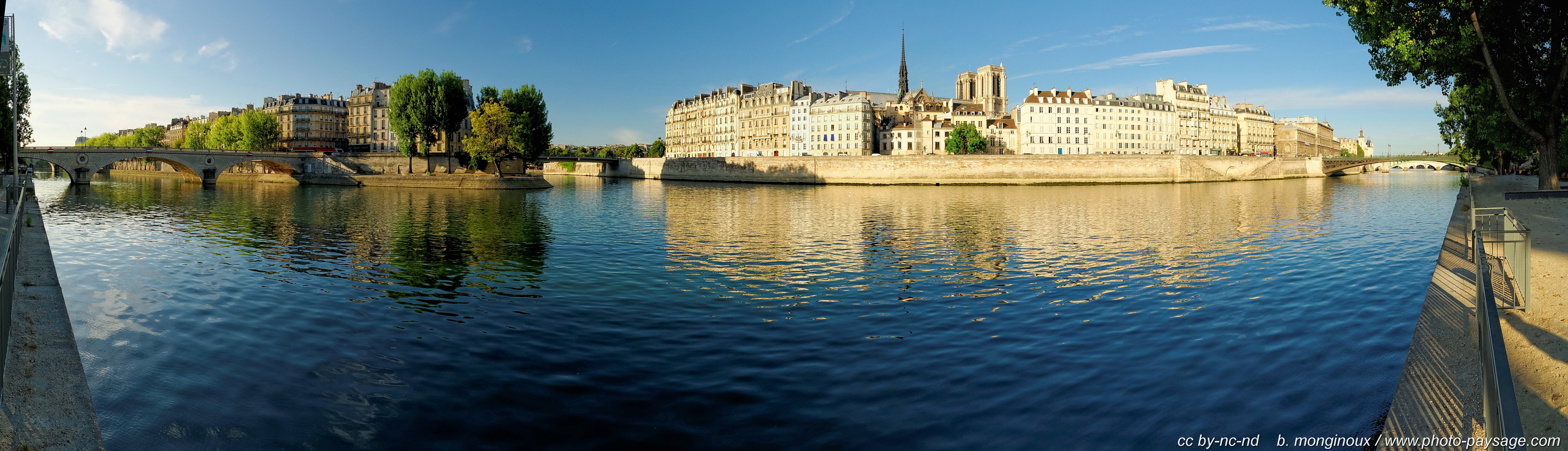 L_ile-St-Louis-et-l_ile-de-la-Cite-vus-depuis-la-voie-Gorges-Pompidou---Panoramique-HD.jpg