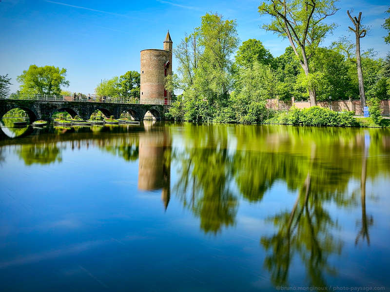 Pont du lac d’amour
Bruges, Belgique 
Mots-clés: Reflets pont les_plus_belles_images_de_ville
